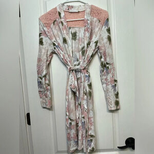 Motherhood Maternity Floral Robe